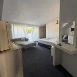 Golden Rock 凯梅尔