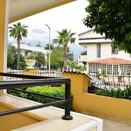 Golden Rock Hotell *