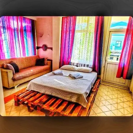 Golden Rock Otel *