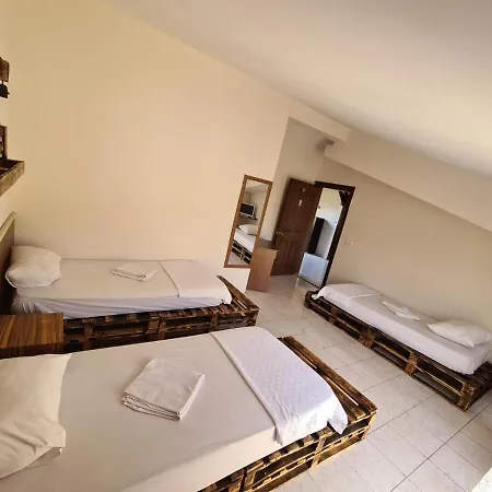 Golden Rock Otel