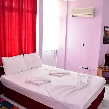 Otel Golden Rock