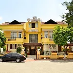 Golden Rock Hotel *