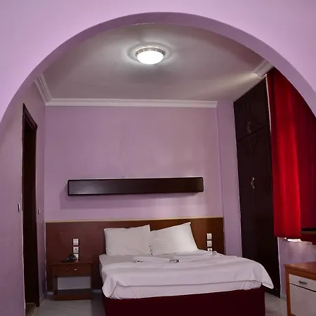 Golden Rock Hotel *