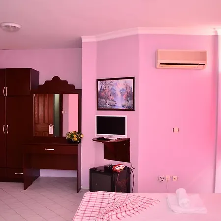 Hotel Golden Rock